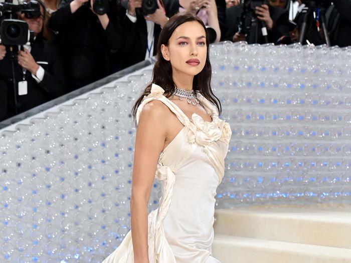 Irina Shayk Just Defied Expectations and Wore Flats on the Met Gala Red Carpet
