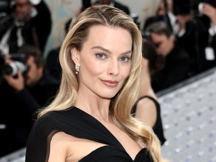 Margot Robbie Wore Cindy Crawford's Iconic '90s Chanel Dress to the Met Gala